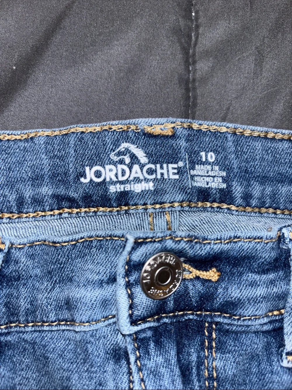 Jordache Straight Leg Jeans in Light Blue Wash